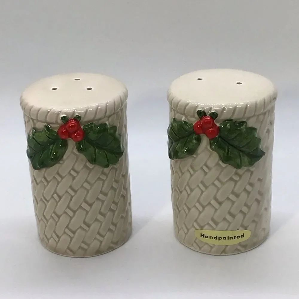 Otagiri Holly Berry Salt andd Pepper Shakers